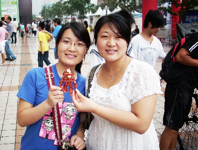 Unsere Dolmetscherinen Vane (li) und Jannet